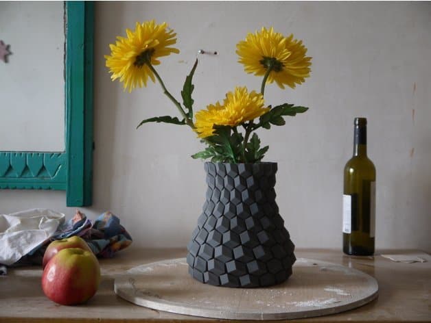 Vaso impresso em 3D com padrão de favo de mel curvo